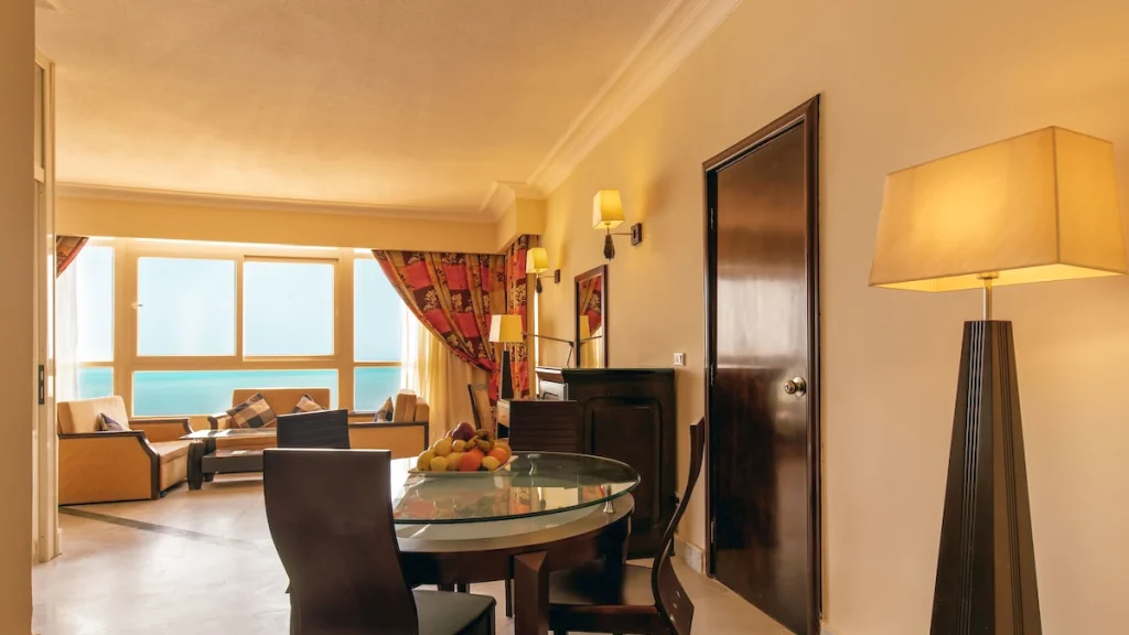 الفندق إيه أم سى رويال - الغردقة